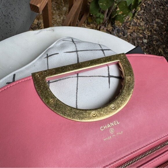 Chanel A Real Catch Caviar Leather Clutch - Picture 11 of 16